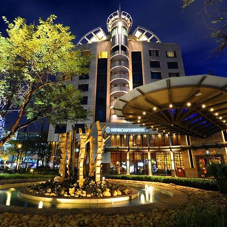 Intercontinental Johannesburg Or Tambo Airport Hotel By Ihg Kempton Park Exterior photo The Royal