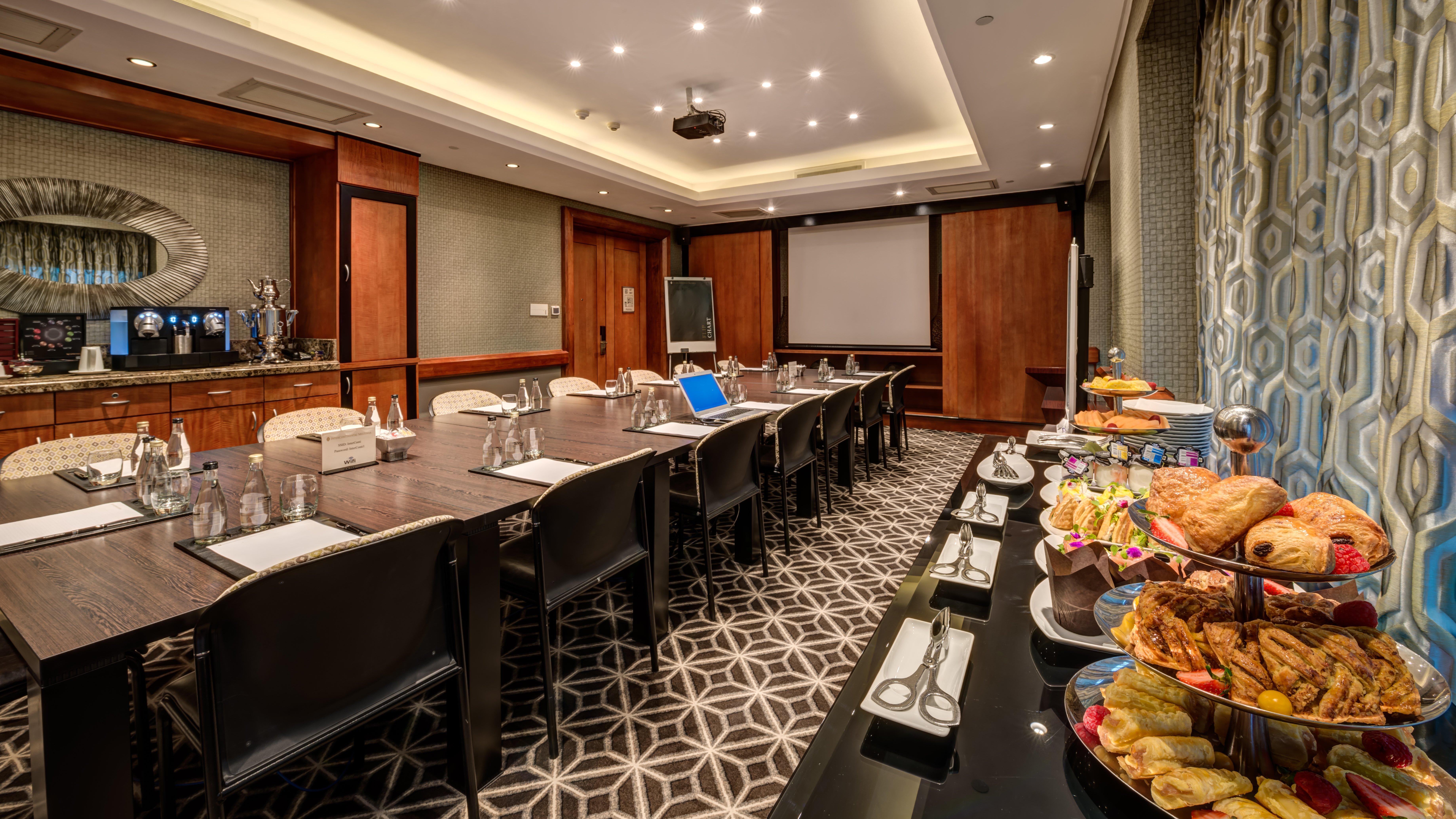 Intercontinental Johannesburg Or Tambo Airport Hotel By Ihg Kempton Park Exterior photo Meeting room at the hotel