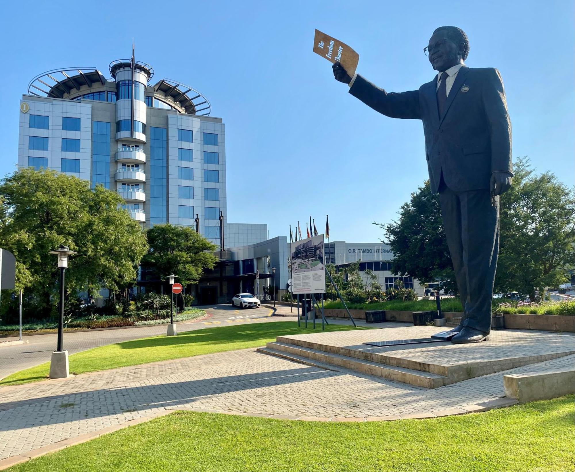 Intercontinental Johannesburg Or Tambo Airport Hotel, An Ihg Hotel Kempton Park Exterior photo