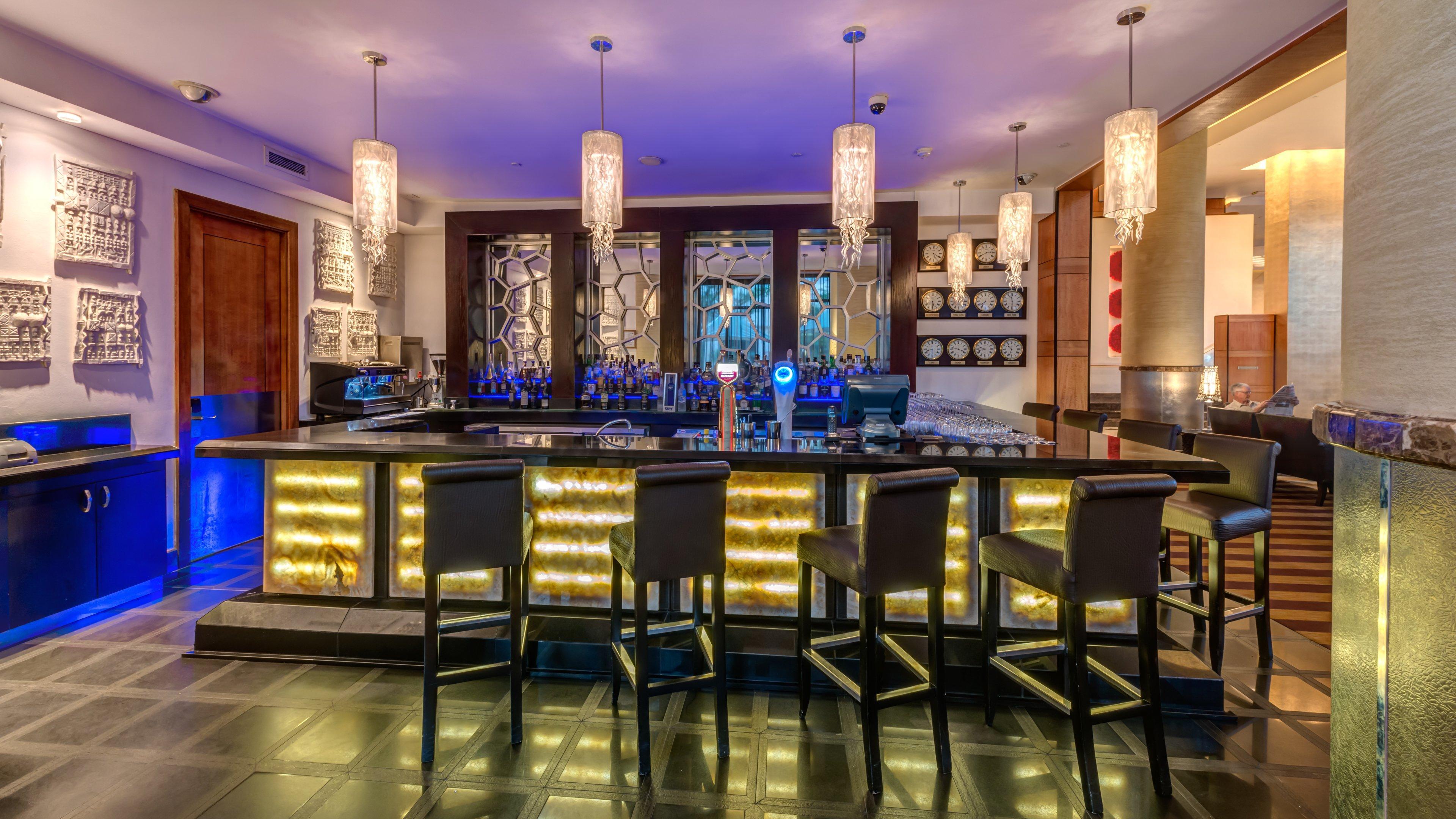 Intercontinental Johannesburg Or Tambo Airport Hotel By Ihg Kempton Park Exterior photo The bar at the lobby