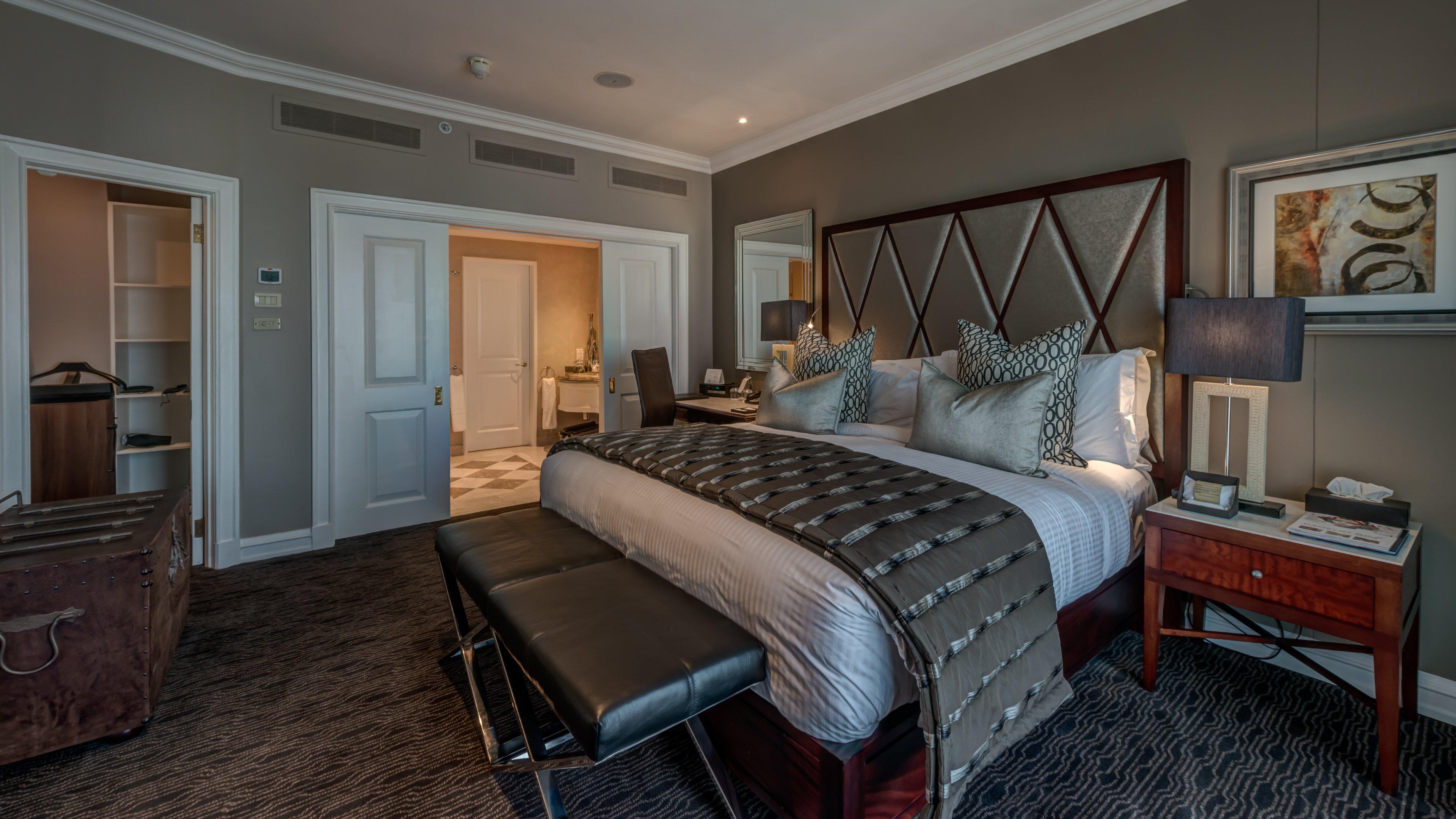 Intercontinental Johannesburg Or Tambo Airport Hotel By Ihg Kempton Park Exterior photo A bedroom at the Four Seasons Hotel