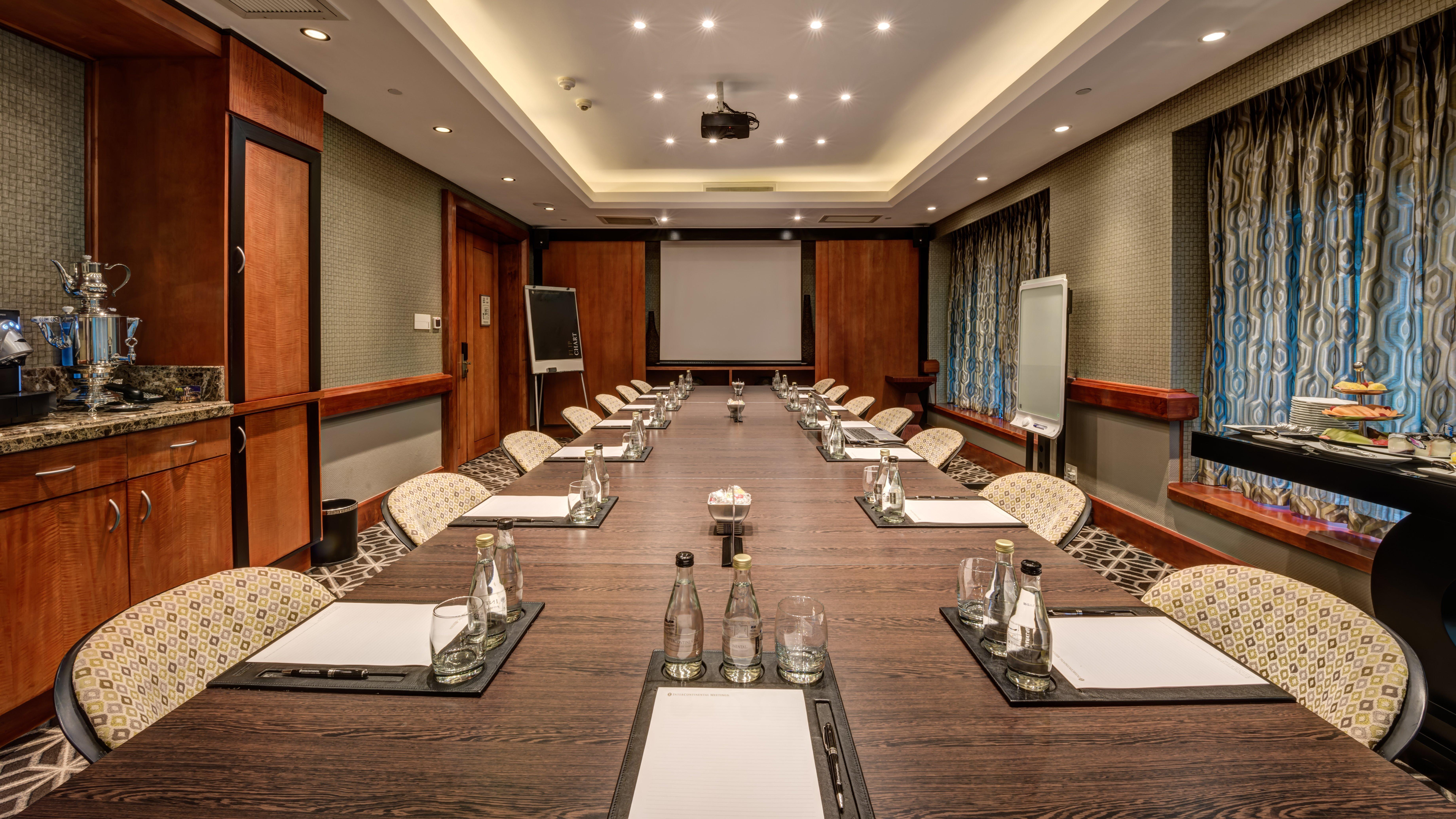 Intercontinental Johannesburg Or Tambo Airport Hotel By Ihg Kempton Park Exterior photo Meeting room