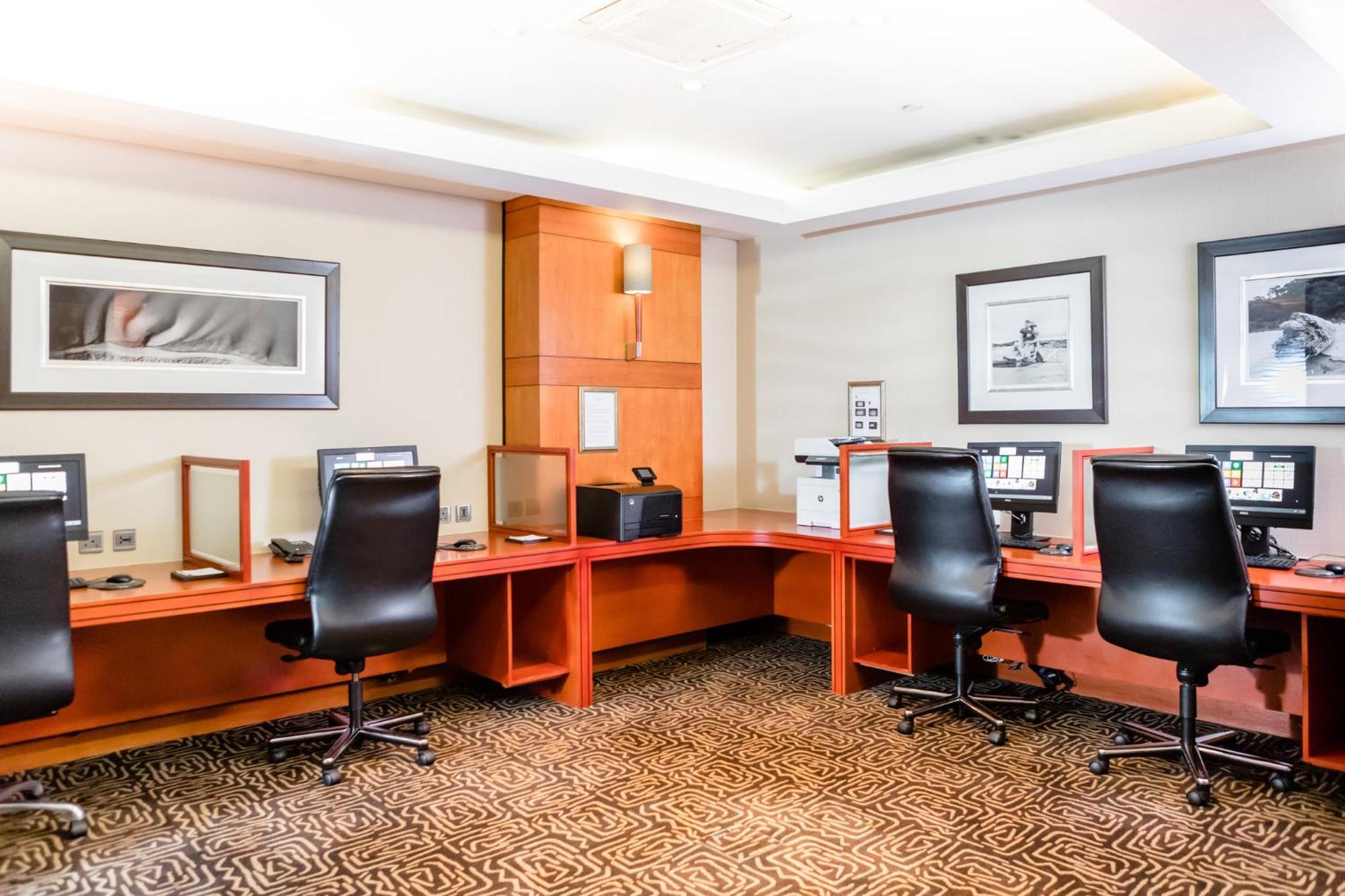 Intercontinental Johannesburg Or Tambo Airport Hotel By Ihg Kempton Park Exterior photo Business Center